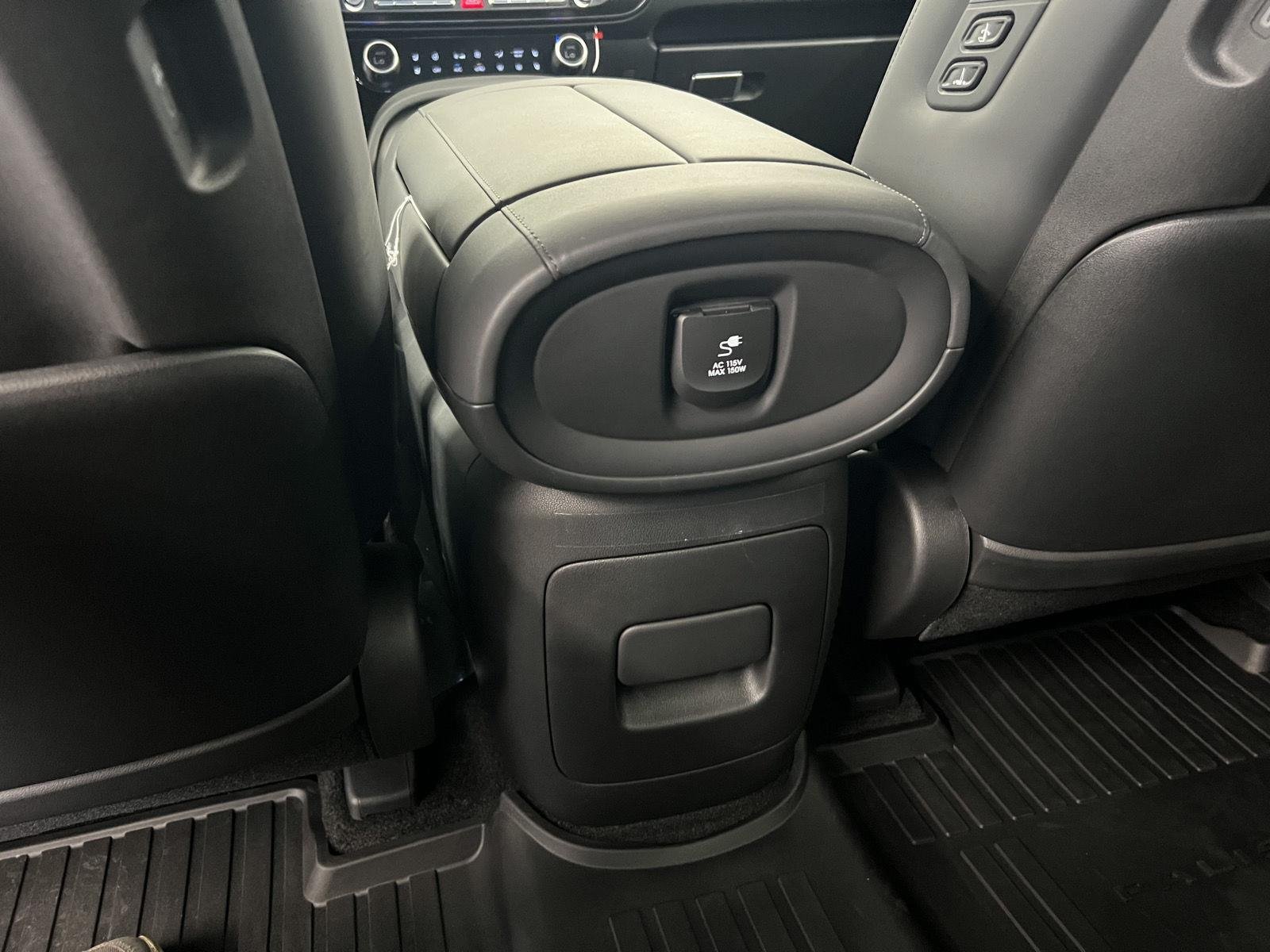 Used 2026 Titan Green Hyundai Calligraphy image 28