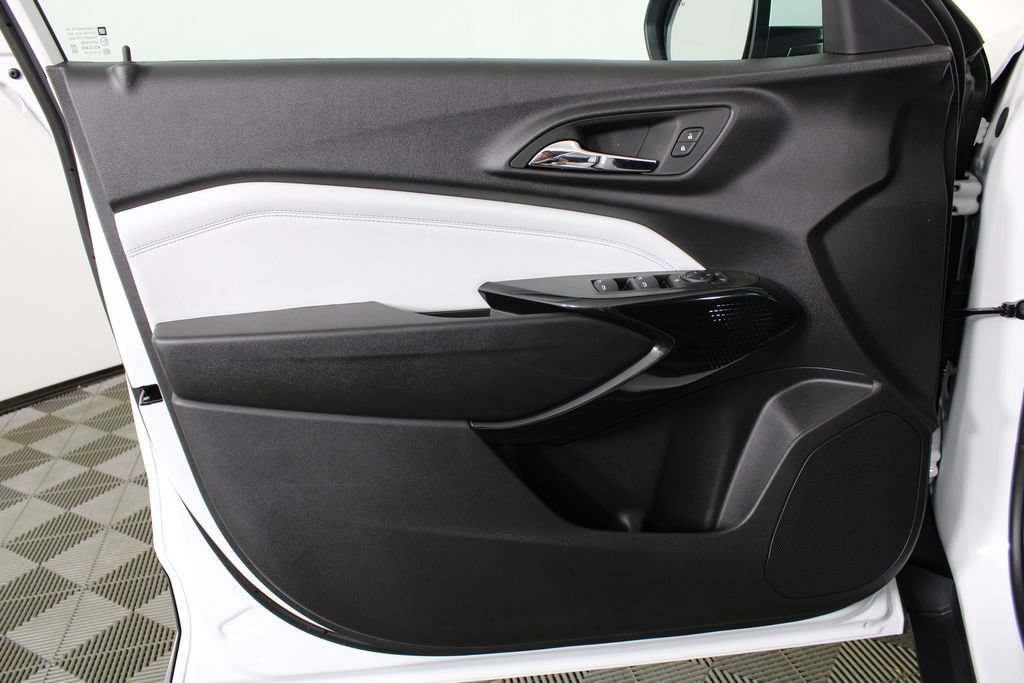 2026 Chevrolet Trax LT - Photo 11