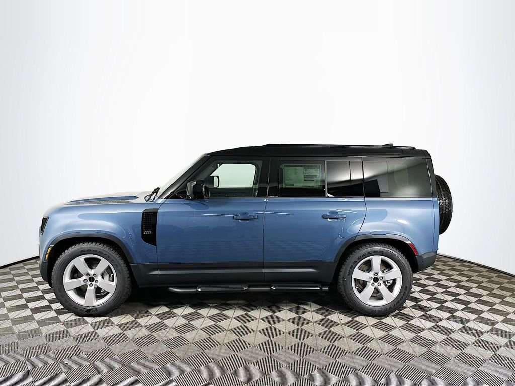 Used 2026 Tasman Blue Land Rover S image 8