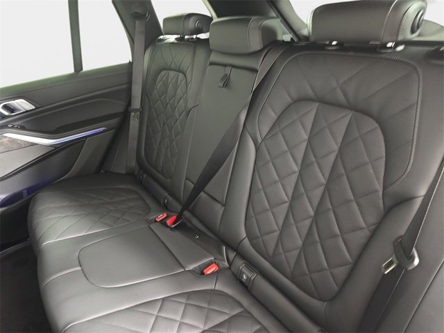 Certified Used 2026 Tanzanite Blue II Metallic BMW xDrive40i image 14