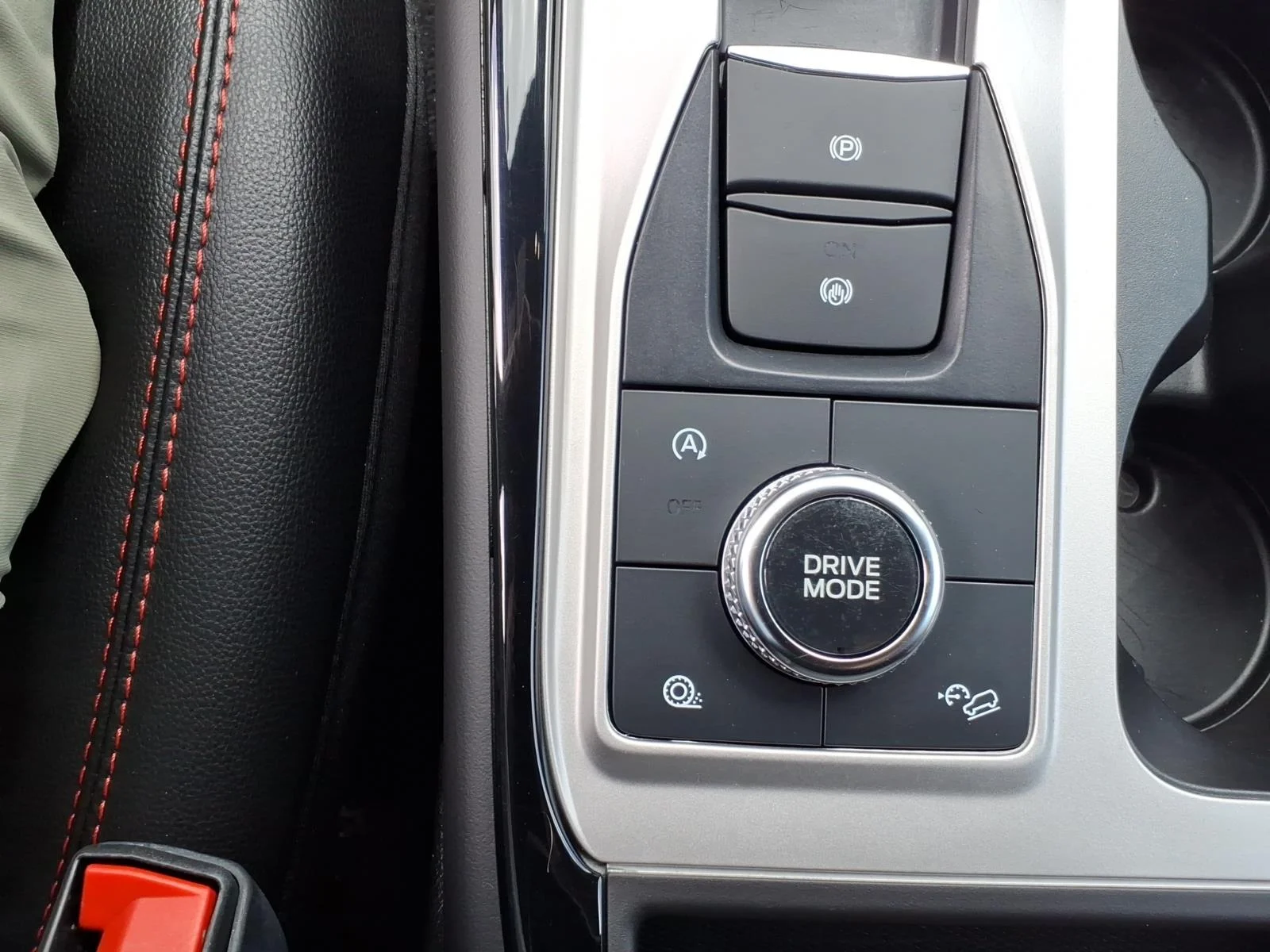 2024 Ford Explorer ST-LINE - Photo 11