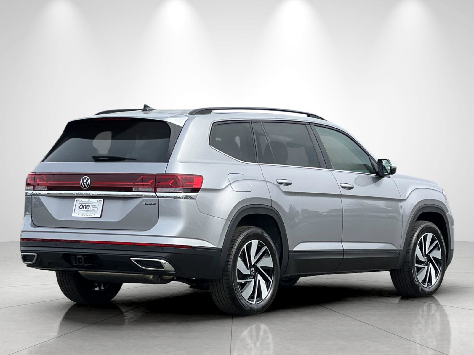 New 2026 Silver Mist Metallic Volkswagen 2.0T SE w/Technology image 5