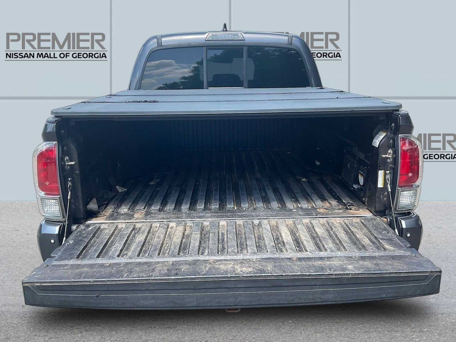 Used 2016 Gray Toyota Limited image 9