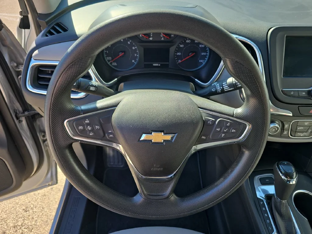 2020 Chevrolet Equinox LS - Photo 11