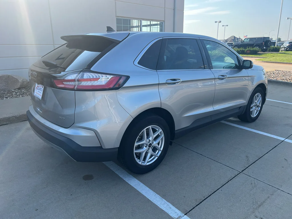 Used 2023 Iconic Silver Metallic Ford SEL image 10