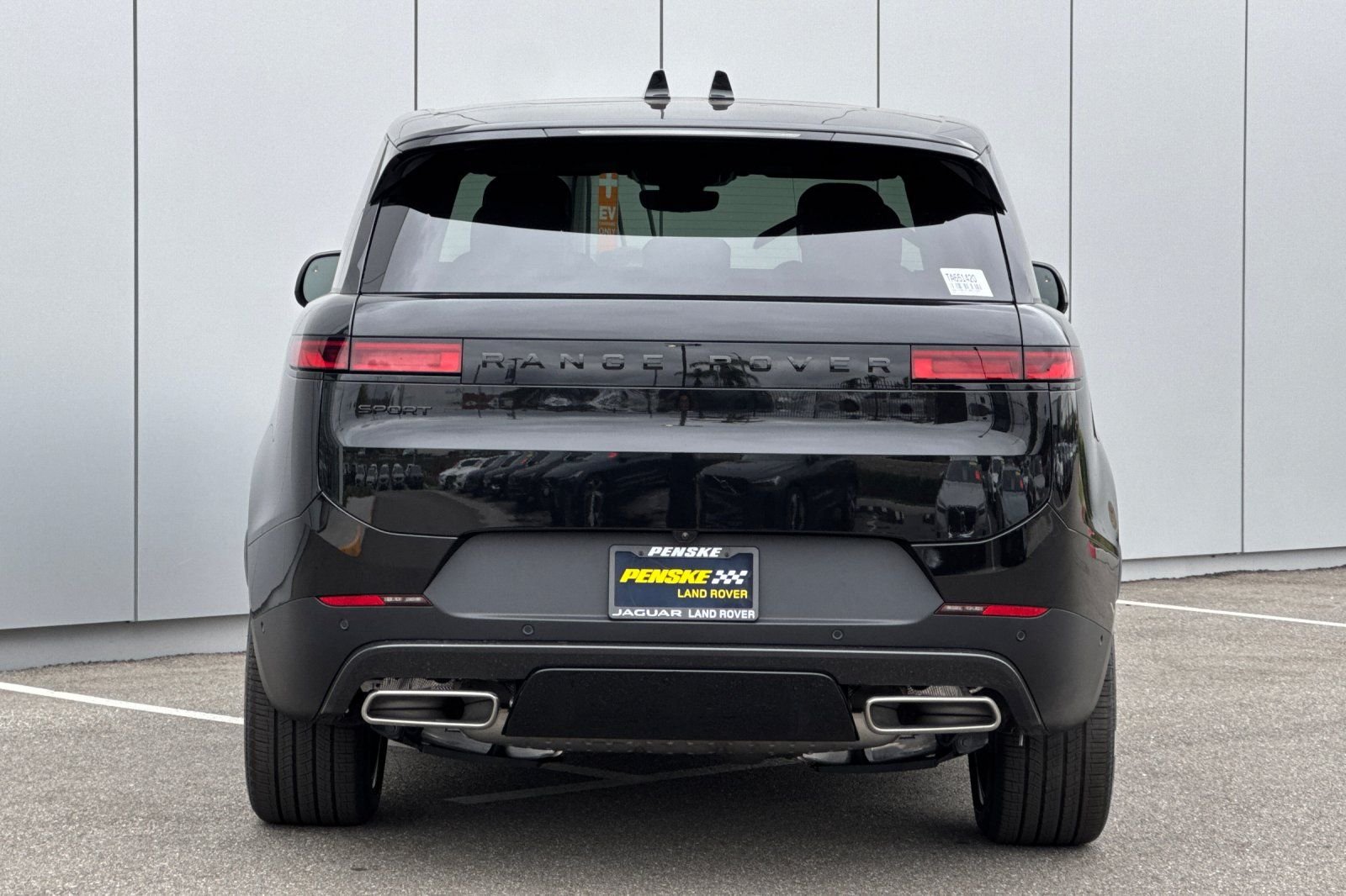 New 2026 Santorini Black Land Rover SE image 4