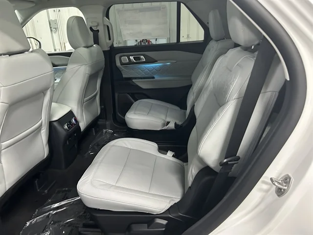 New 2026 Star White Metallic Tri-Coat FORD Platinum™ image 21