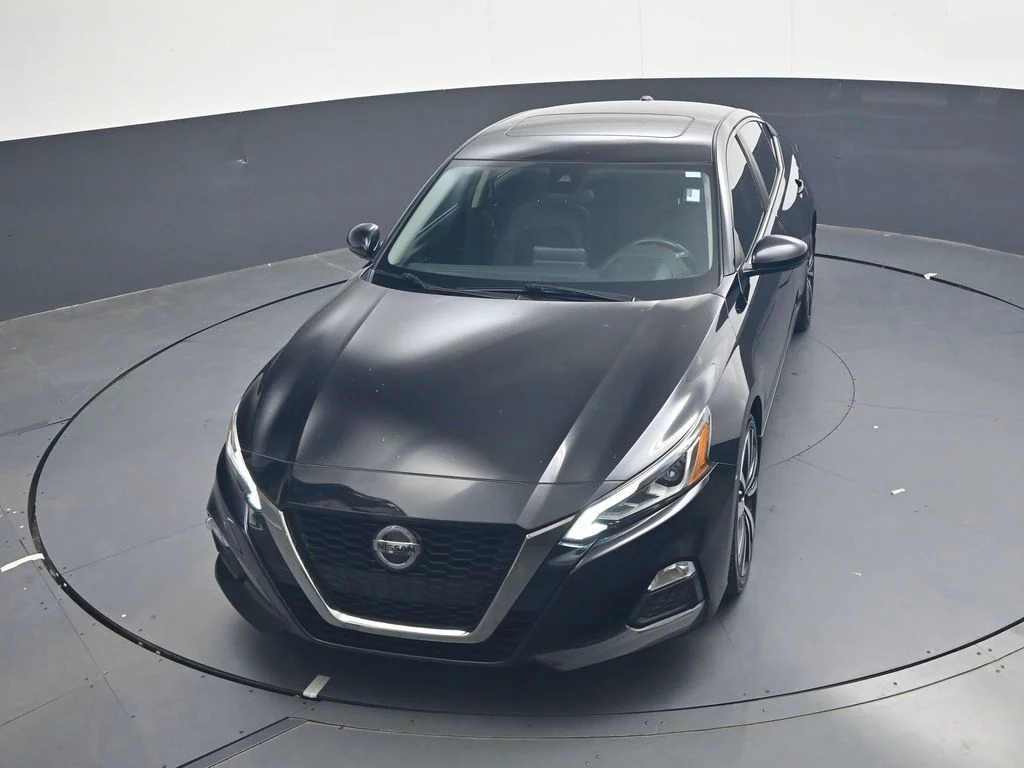 Used 2021 Black Nissan 2.5 SR image 43