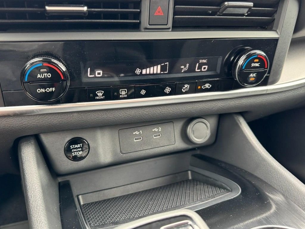 2025 Nissan Rogue SV - Photo 18