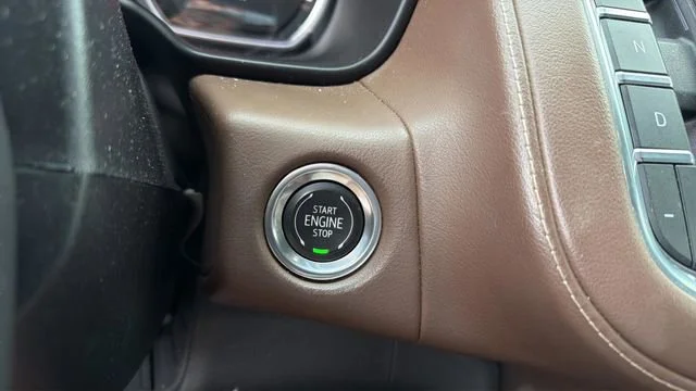 Used 2021 IRIDESCENT PEARL TRICOAT Chevrolet High Country image 27