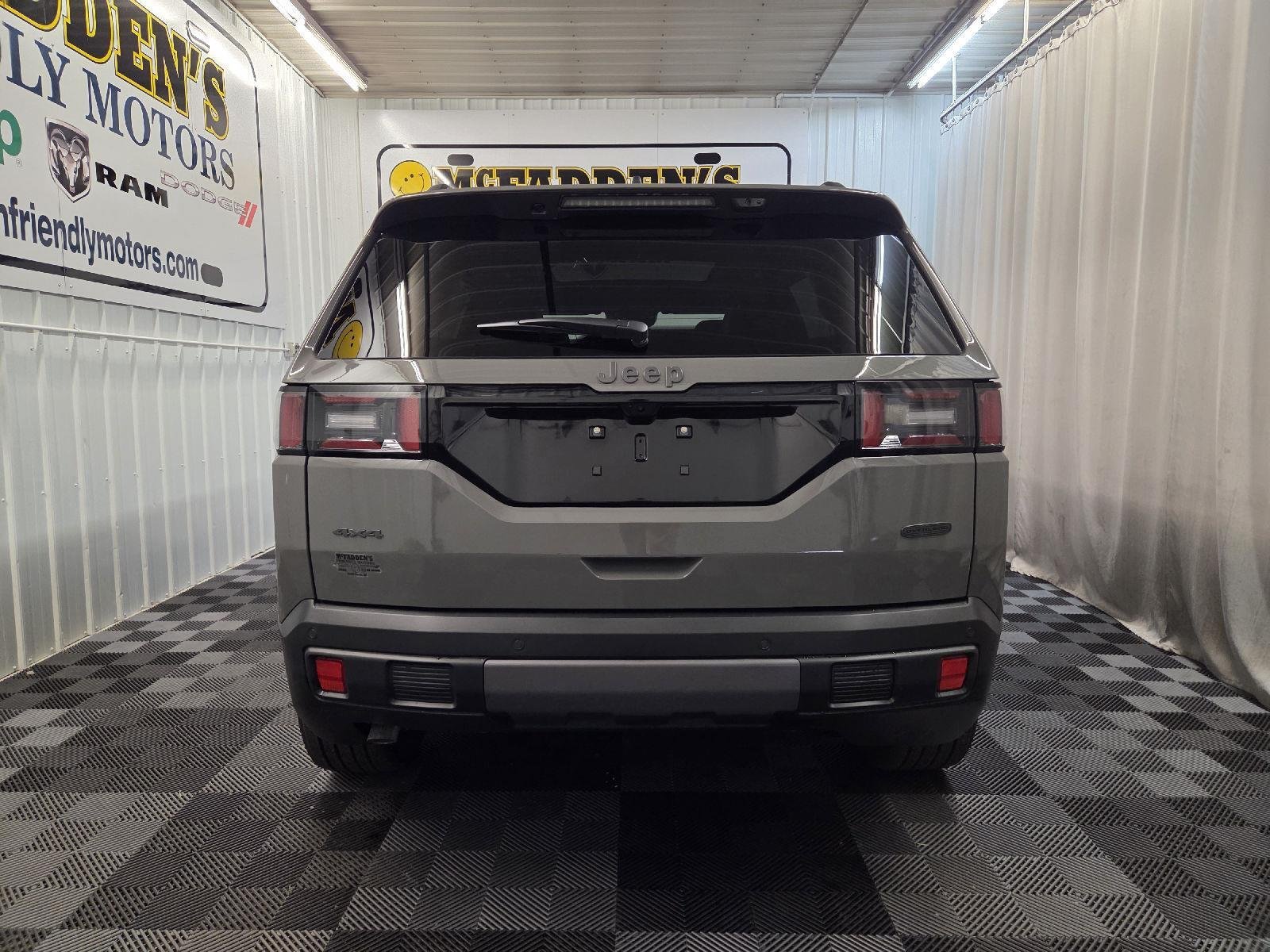 New 2026 Sting-Gray Clear-Coat Exterior Paint Jeep Overland image 9