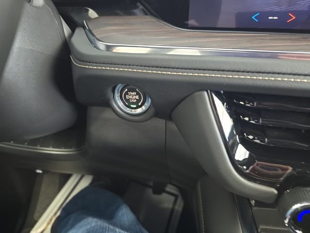 Used 2025 Gray Chevrolet Premier image 20