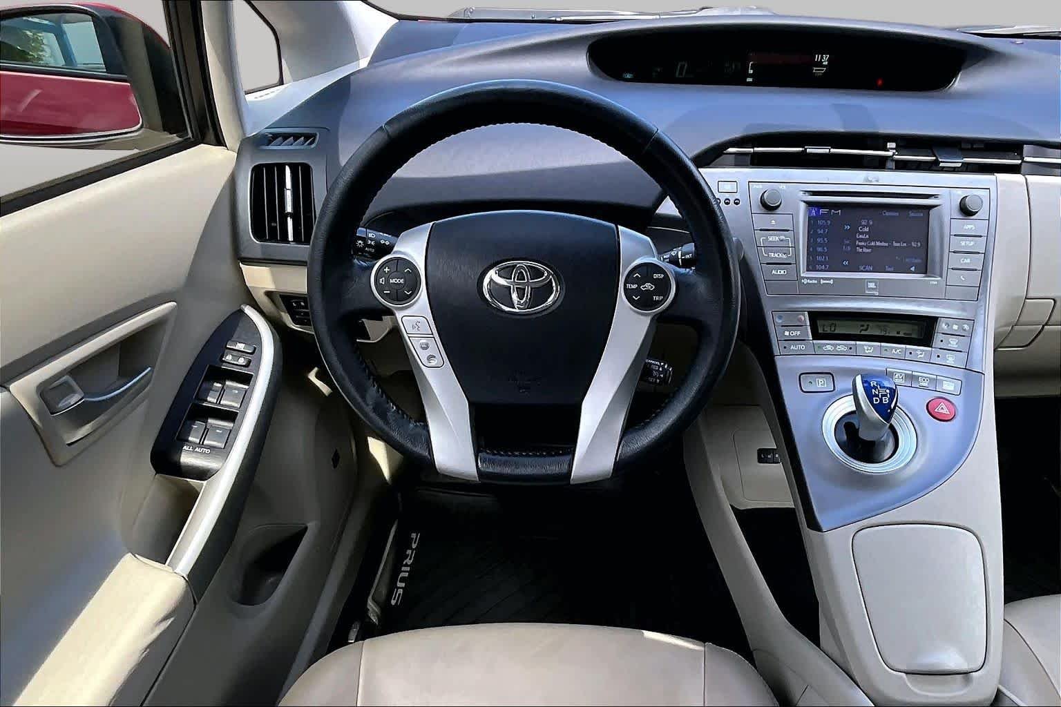 Used 2015 Barcelona Red Metallic Toyota Four image 6