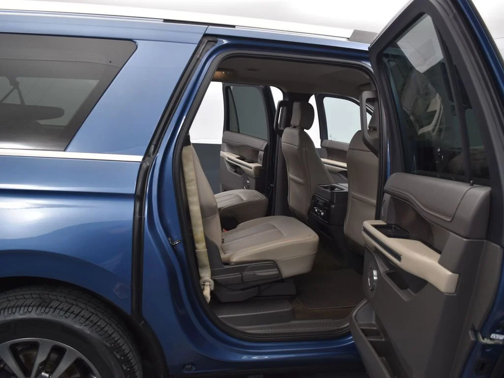 Used 2020 Blue Ford Limited image 30
