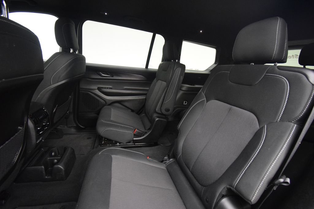 Used 2025 Velvet Red Pearlcoat Jeep Laredo image 26