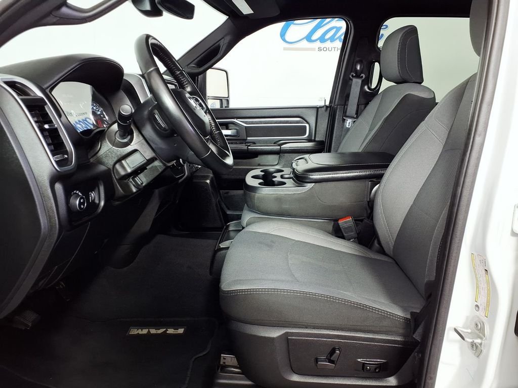Used 2024 White Ram Big Horn image 9