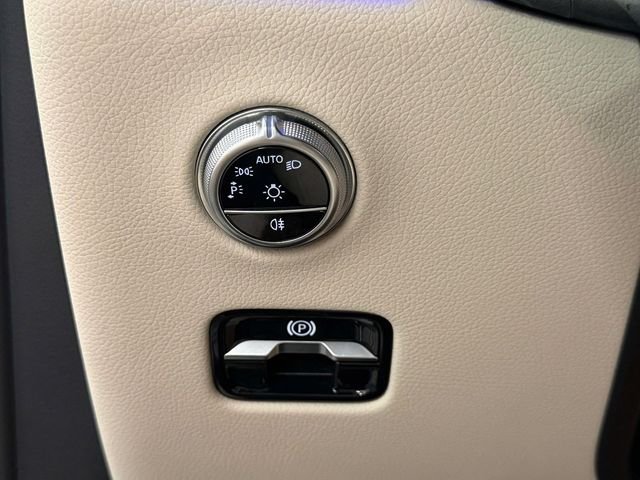 Certified Used 2023 Gray Mercedes-Benz GLC 300 image 19