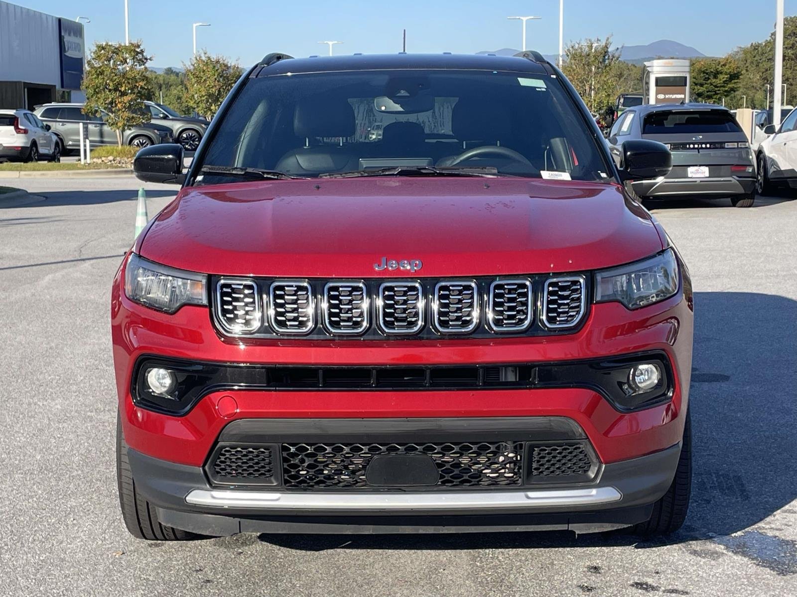 Used 2025 Red Hot Pearlcoat Jeep Limited image 23