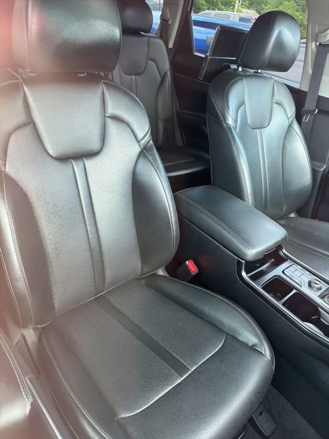 Used 2022 Silver Kia S image 16