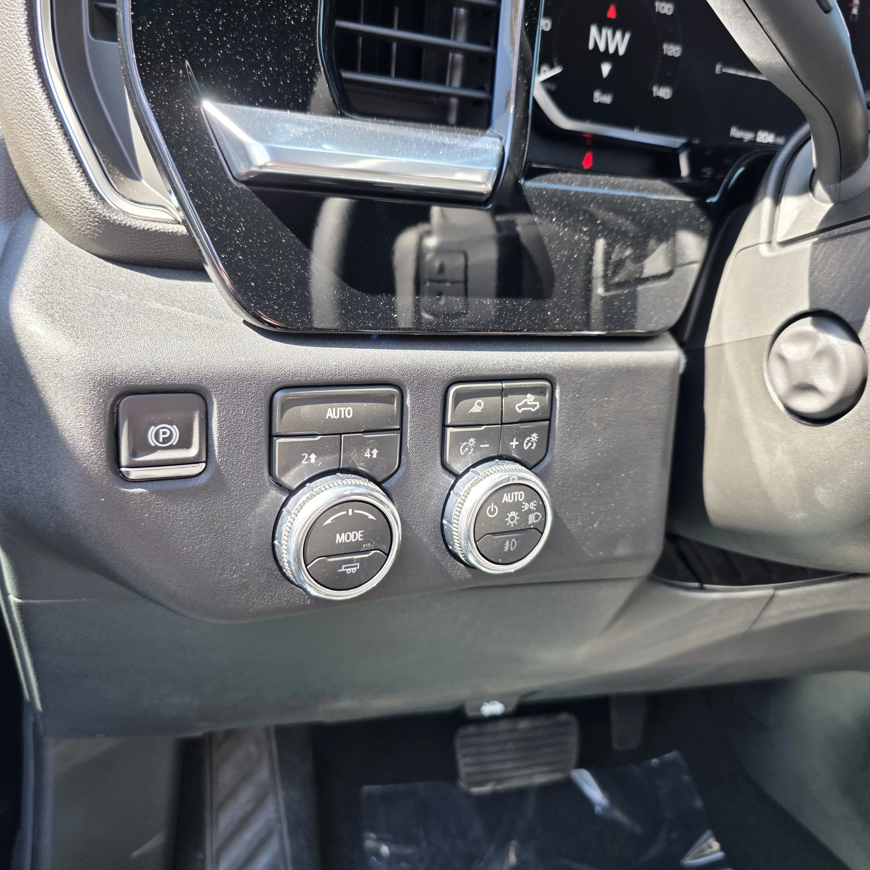 2026 GMC Sierra 1500 SLT - Photo 9
