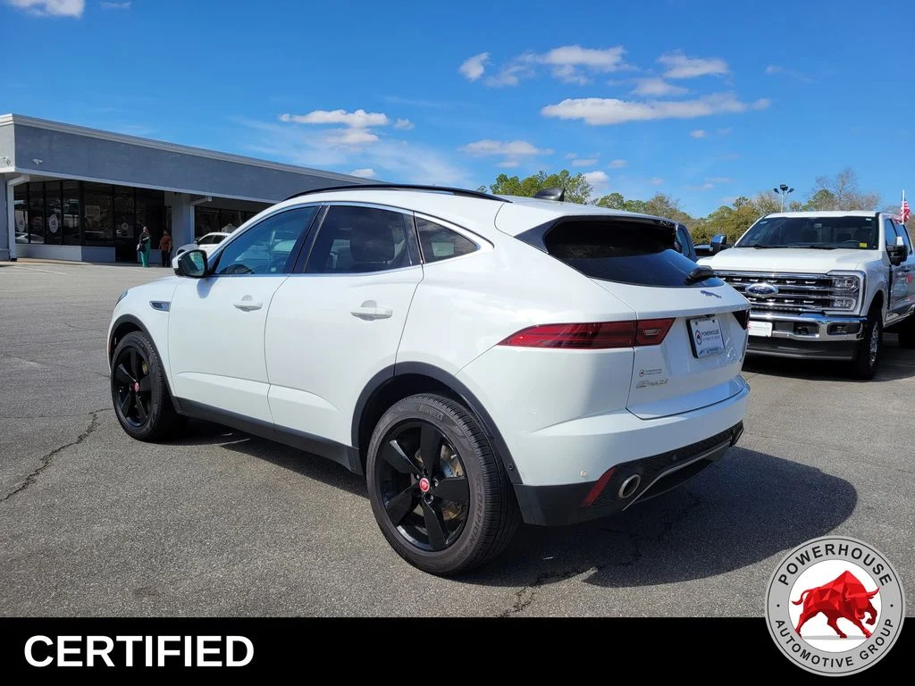 Used 2021  Jaguar P250 SE image 4