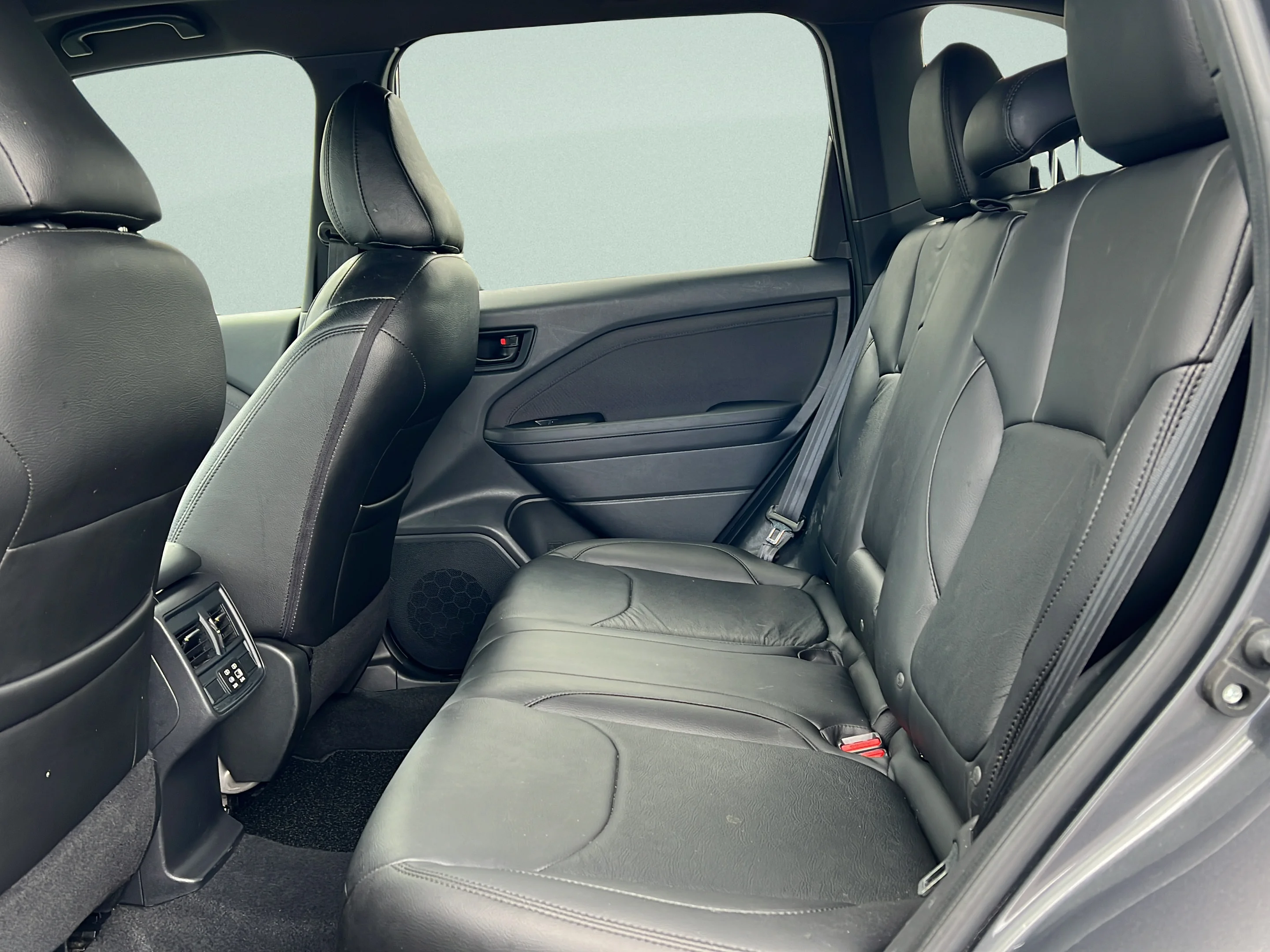 Used 2025 Magnetite Gray Metallic Subaru Premium image 10