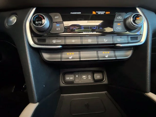 Used 2020 Twilight Black Hyundai SEL image 30