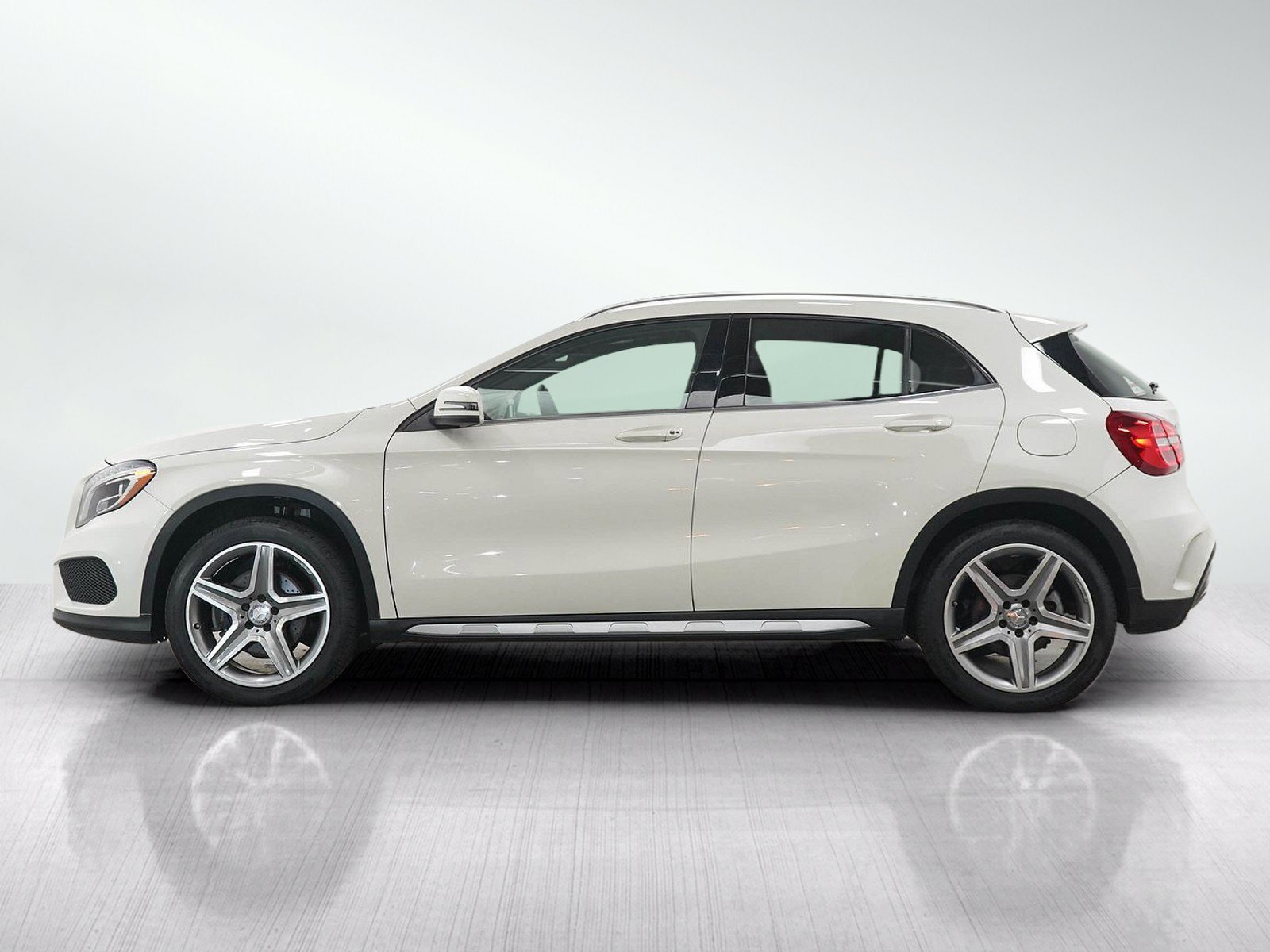 Used 2015 Mercedes-Benz GLA-Class GLA250 with VIN WDCTG4GB1FJ100225 for sale in Burnsville, Minnesota