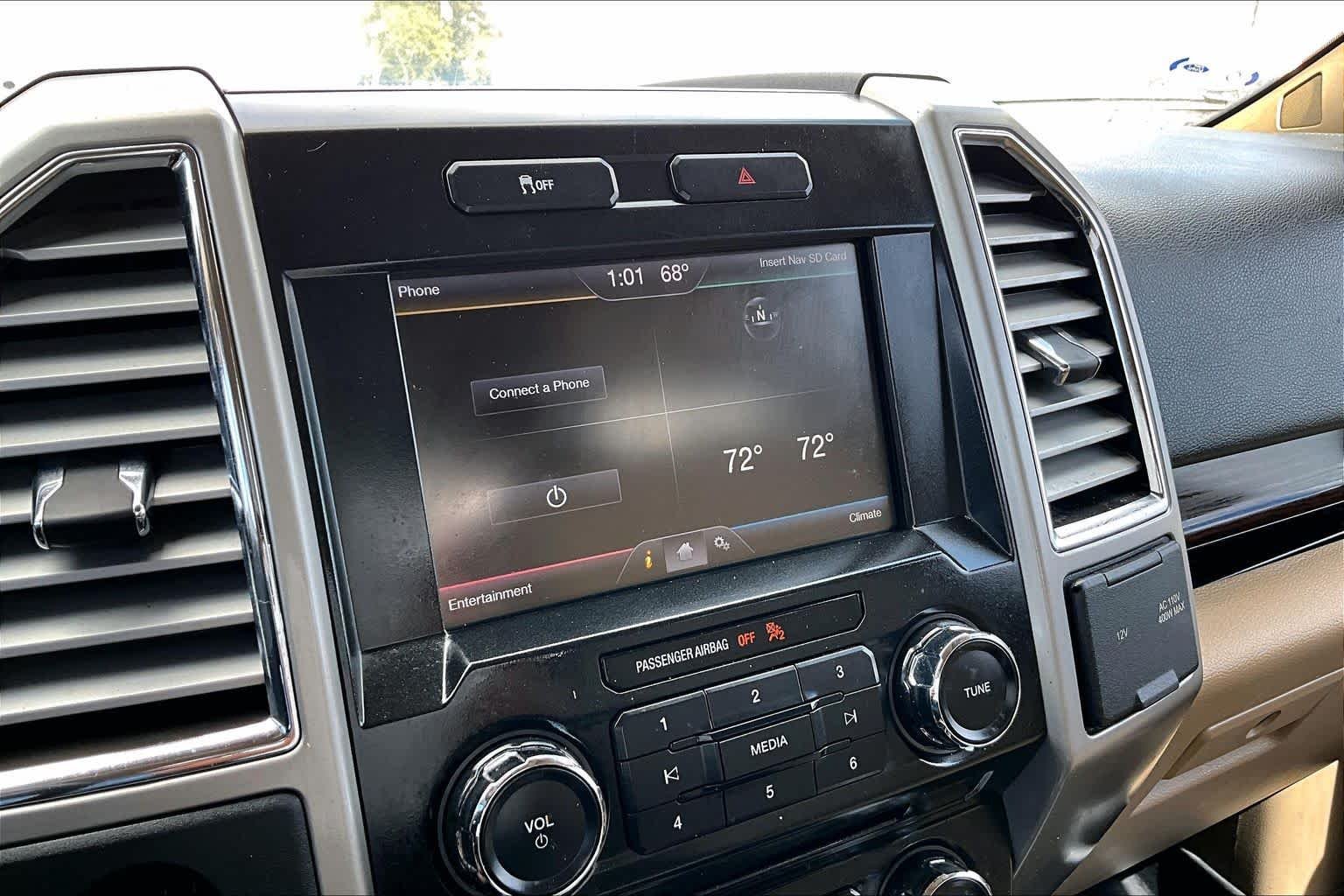 Used 2015 Blue Jeans Metallic/Caribou Metallic Ford Lariat image 31