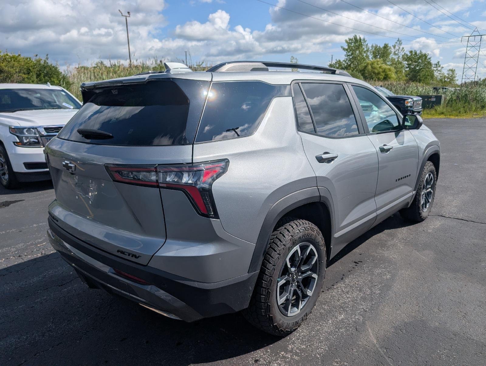 Used 2025 Sterling Gray Metallic Chevrolet AWD ACTIV image 8