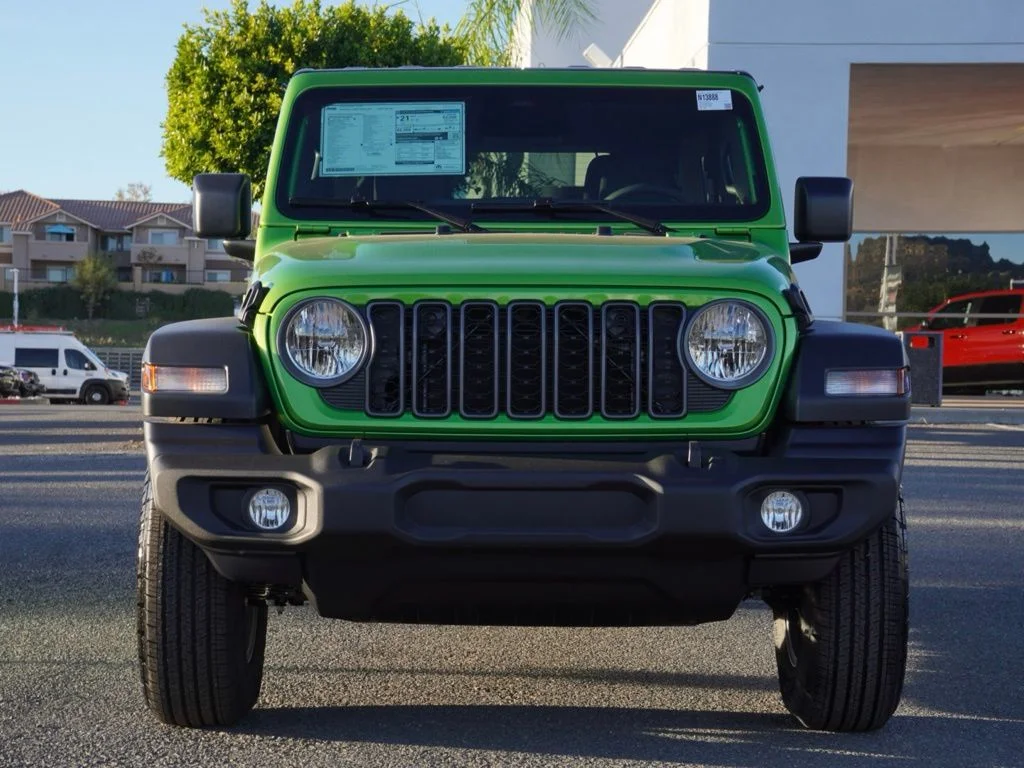 New 2026 Mojito Clear-Coat Exterior Paint Jeep 4-Door Sport S image 9