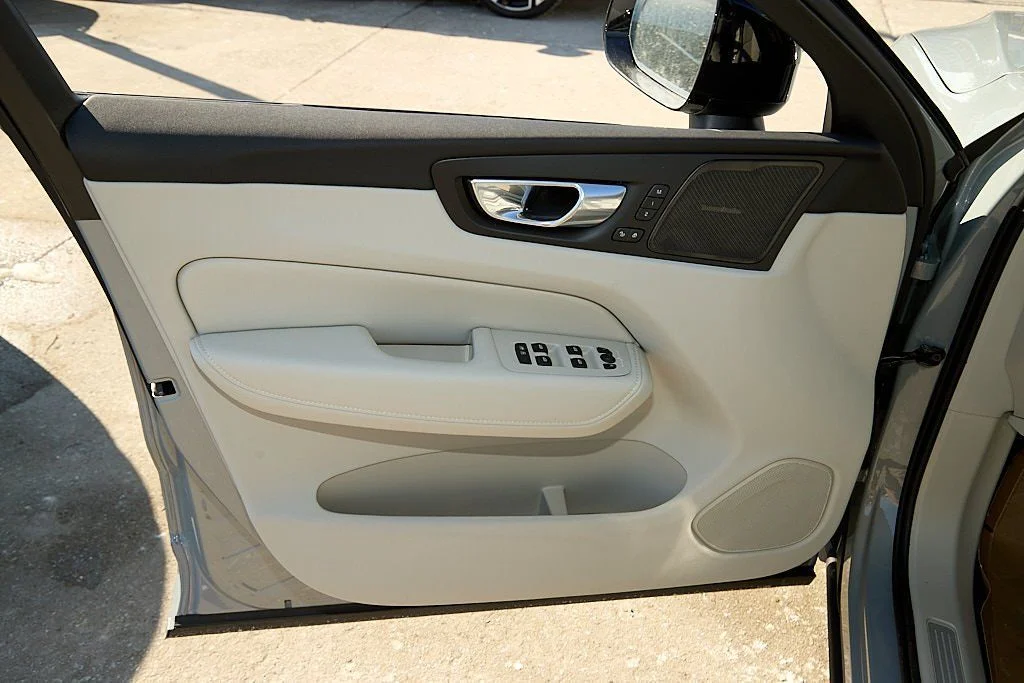 New 2026 Vapour Grey Volvo Ultra image 10