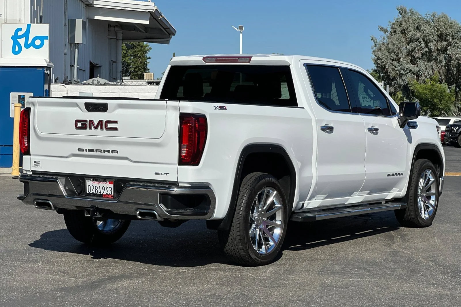 Used 2022 Summit White GMC SLT image 4