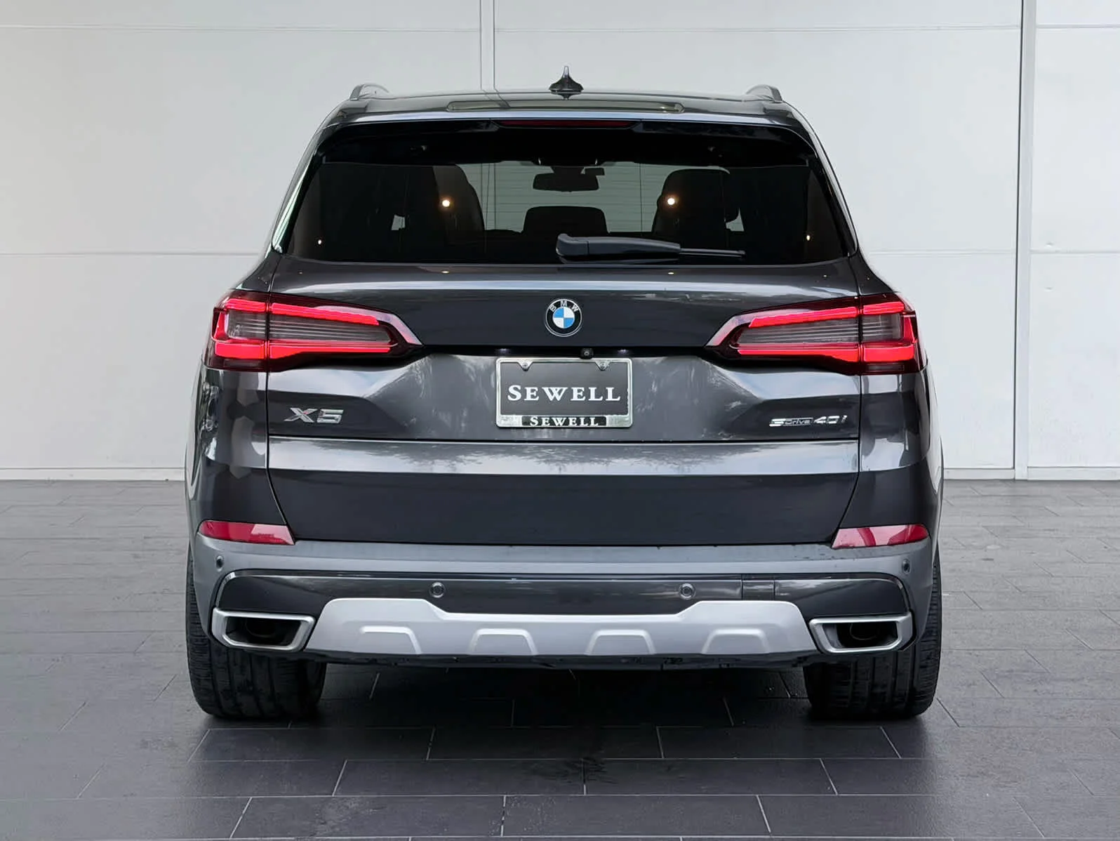Used 2022  BMW sDrive40i image 5