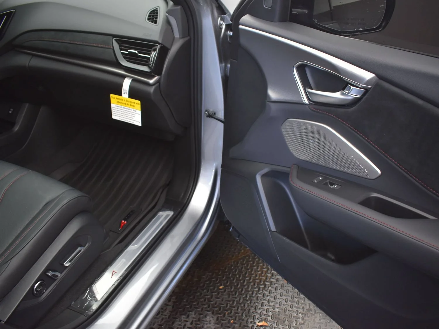 New 2026 Solar Silver Metallic Acura w/A-Spec Advance Package image 31