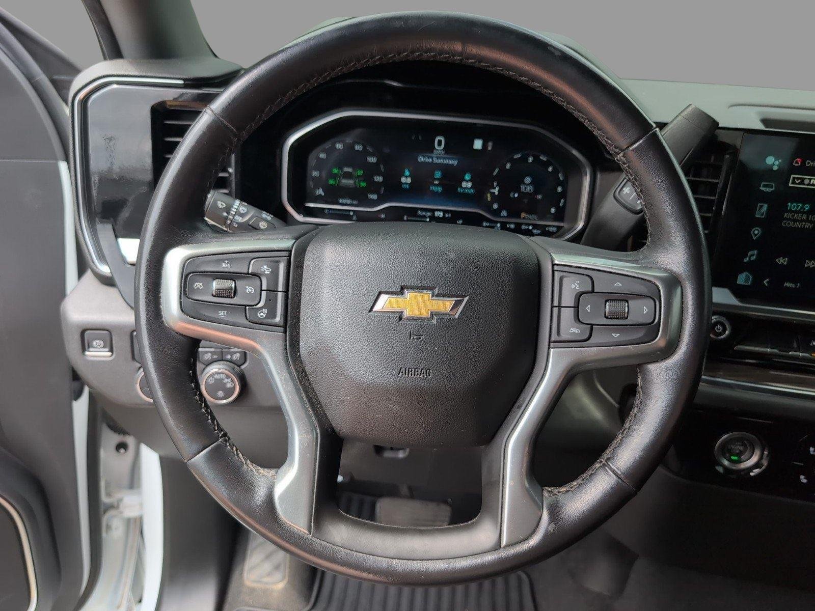 Used 2022 Summit White Chevrolet LT image 27