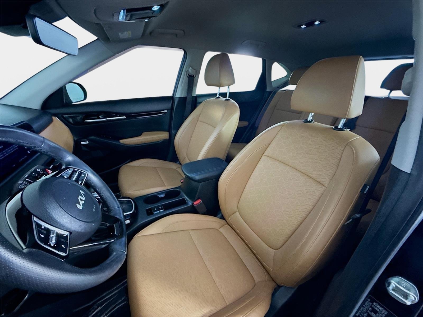 Used 2024 Fusion Black Kia SX image 11