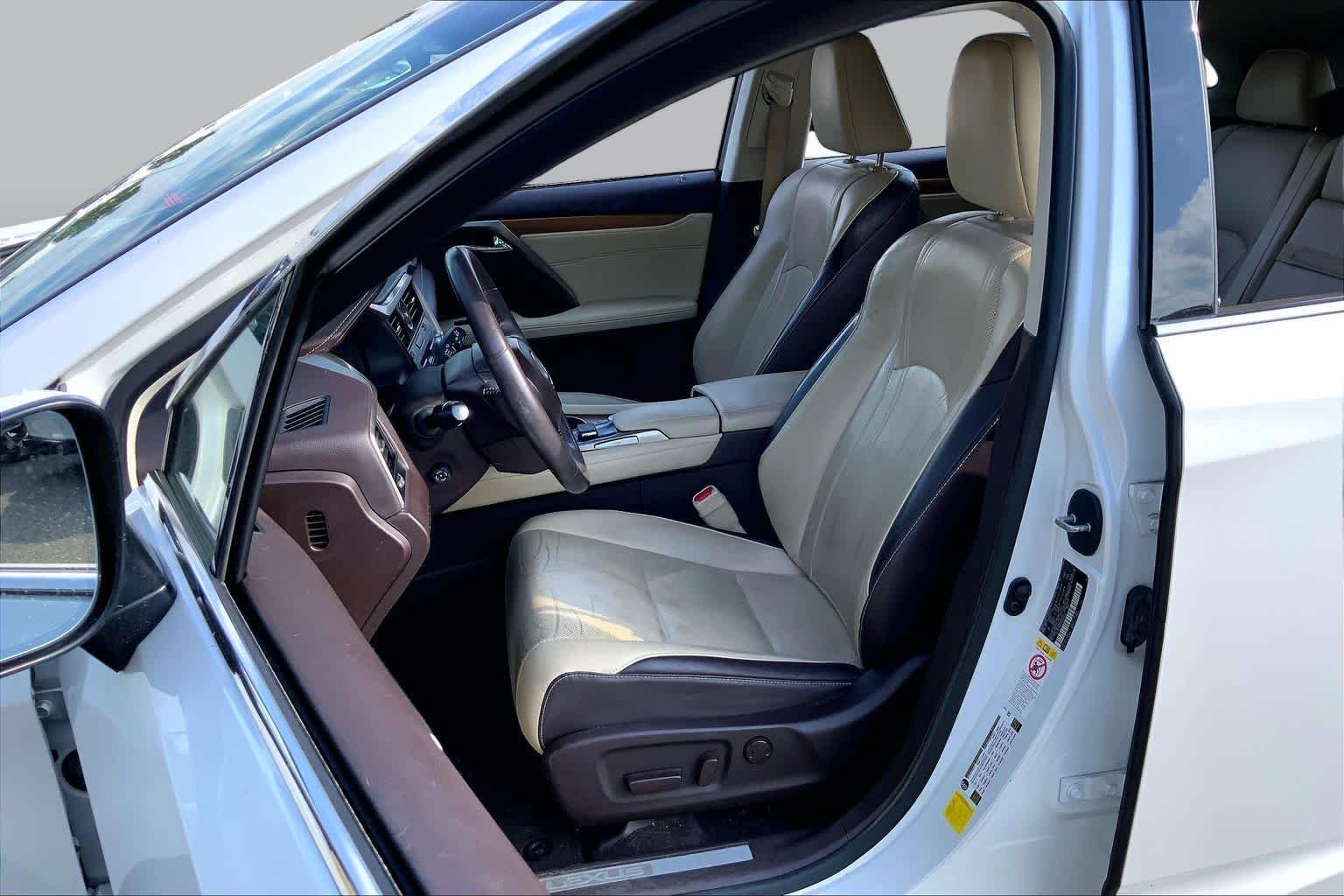 Used 2017 Eminent White Pearl Lexus  image 8