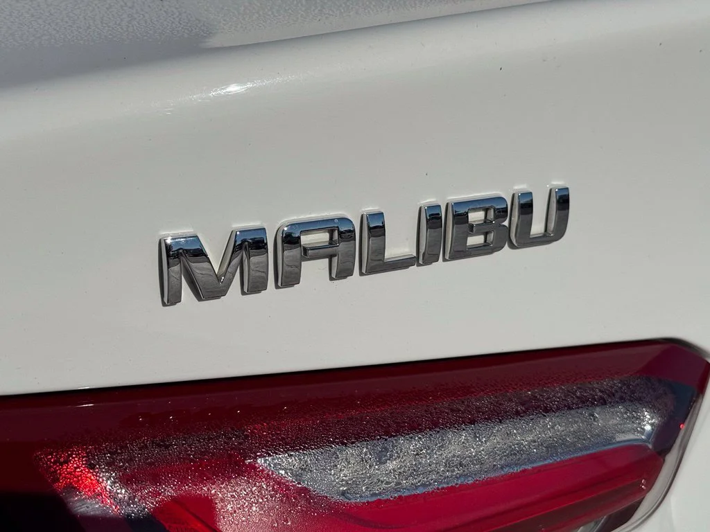 Used 2022 SUMMIT WHITE Chevrolet LT image 13