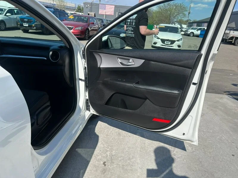 Used 2023 White Kia LX Sedan 4D image 16