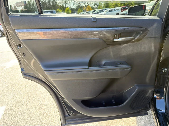 Used 2021 Black Toyota Hybrid Platinum image 22