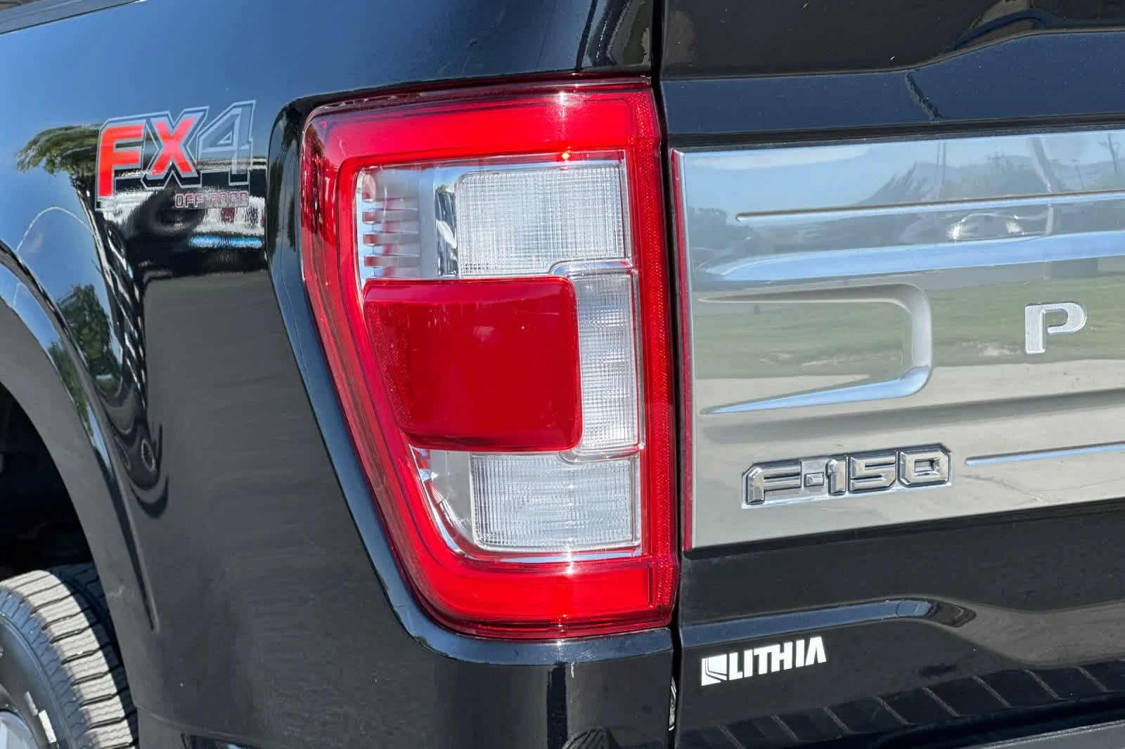 Certified Used 2023 Agate Black Metallic Ford Platinum image 27
