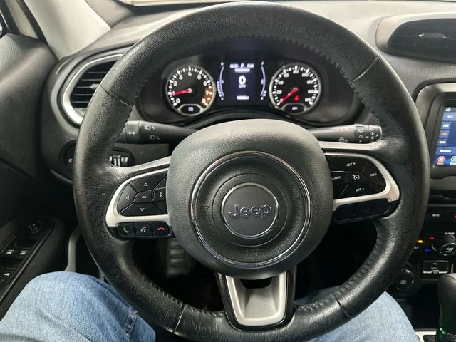 Used 2019 White Jeep Latitude image 12