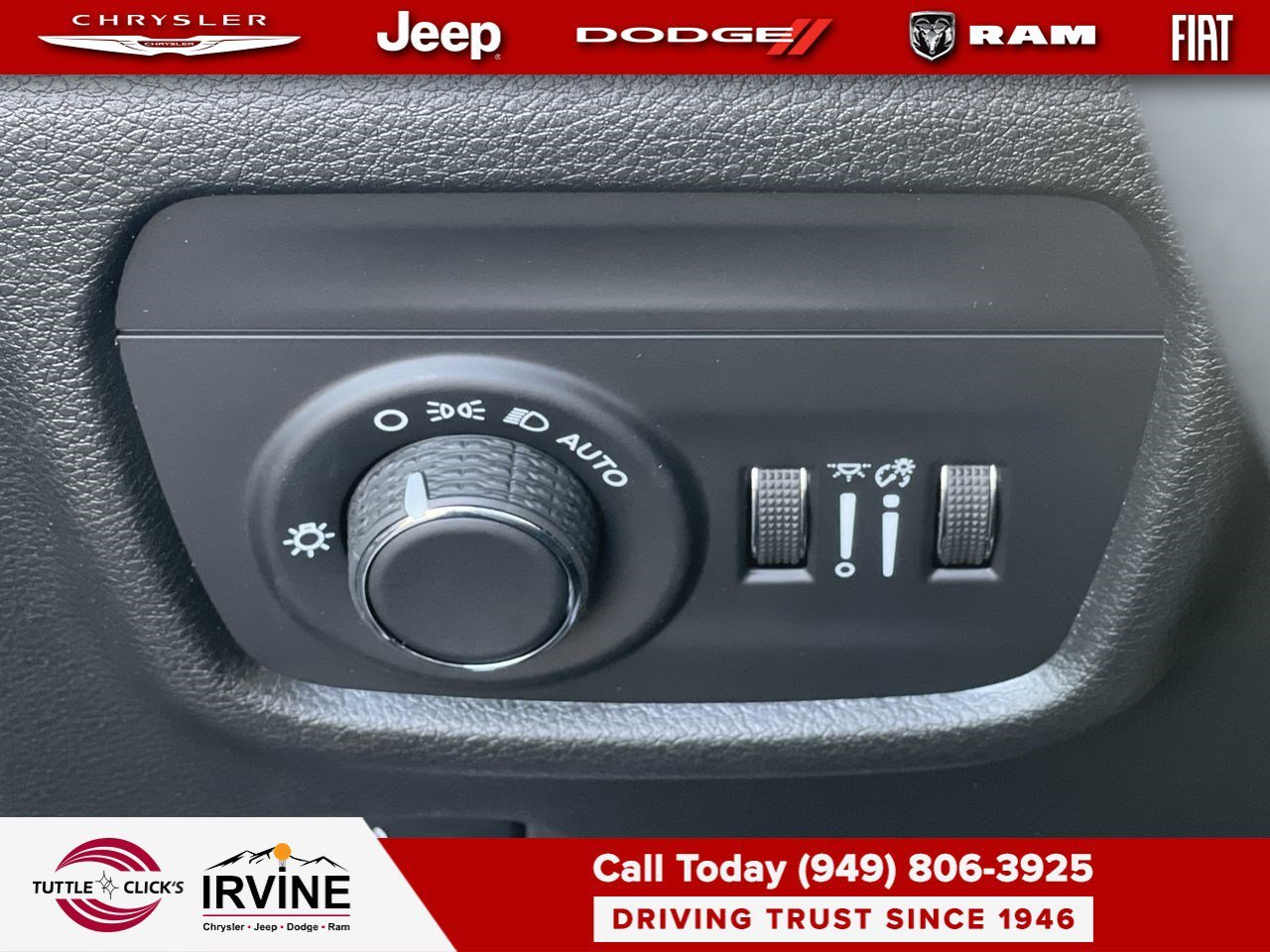 New 2026 Baltic Gray Metallic Clear-Coat Exterior Paint Jeep Laredo Altitude image 23