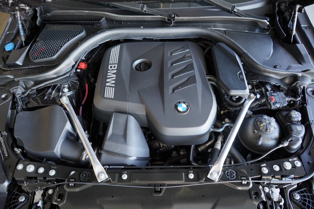 Used 2026 Dark Graphite BMW 530i image 22