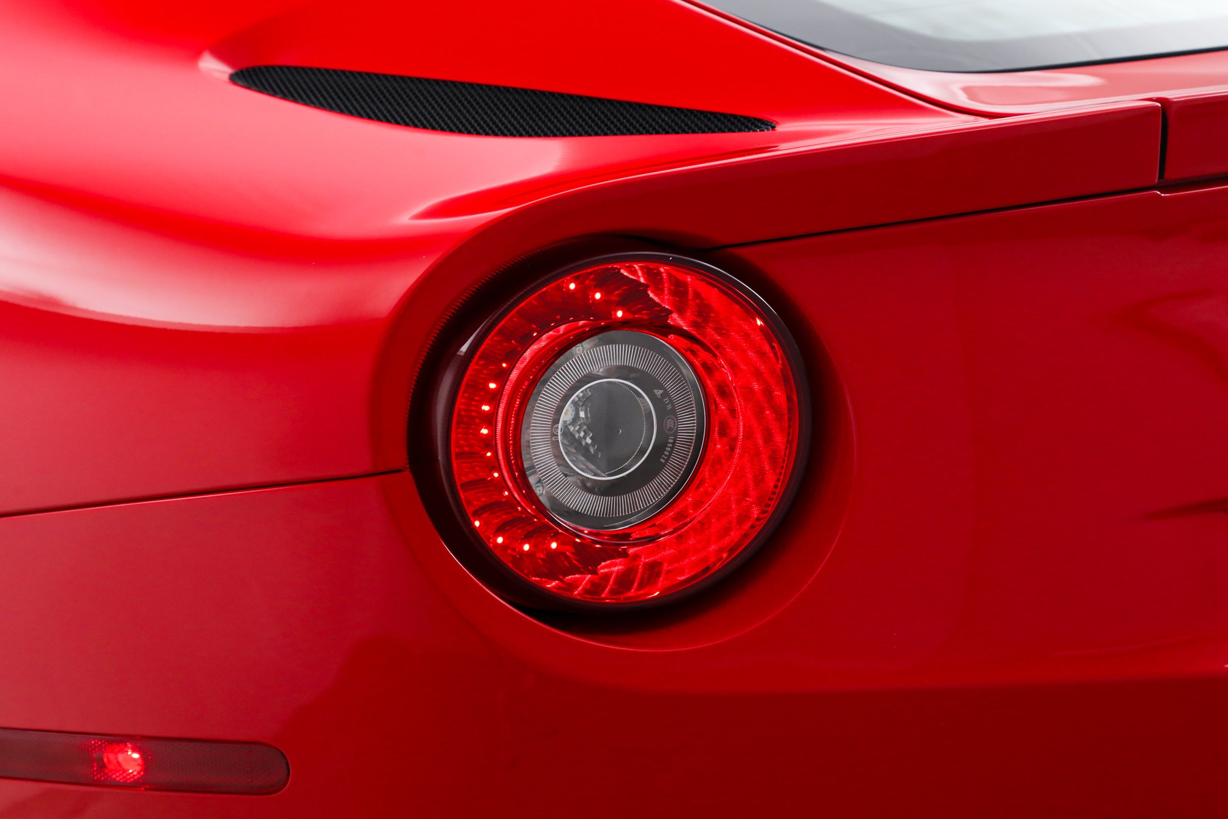 Used 2014 Red Ferrari  image 16