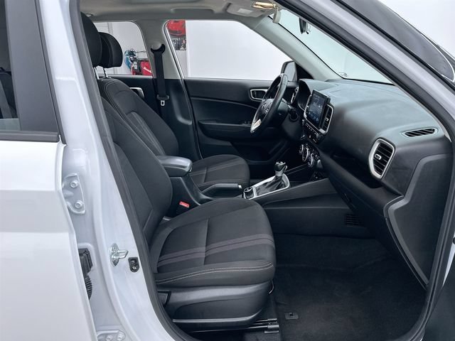 2025 Hyundai Venue SEL - Photo 15