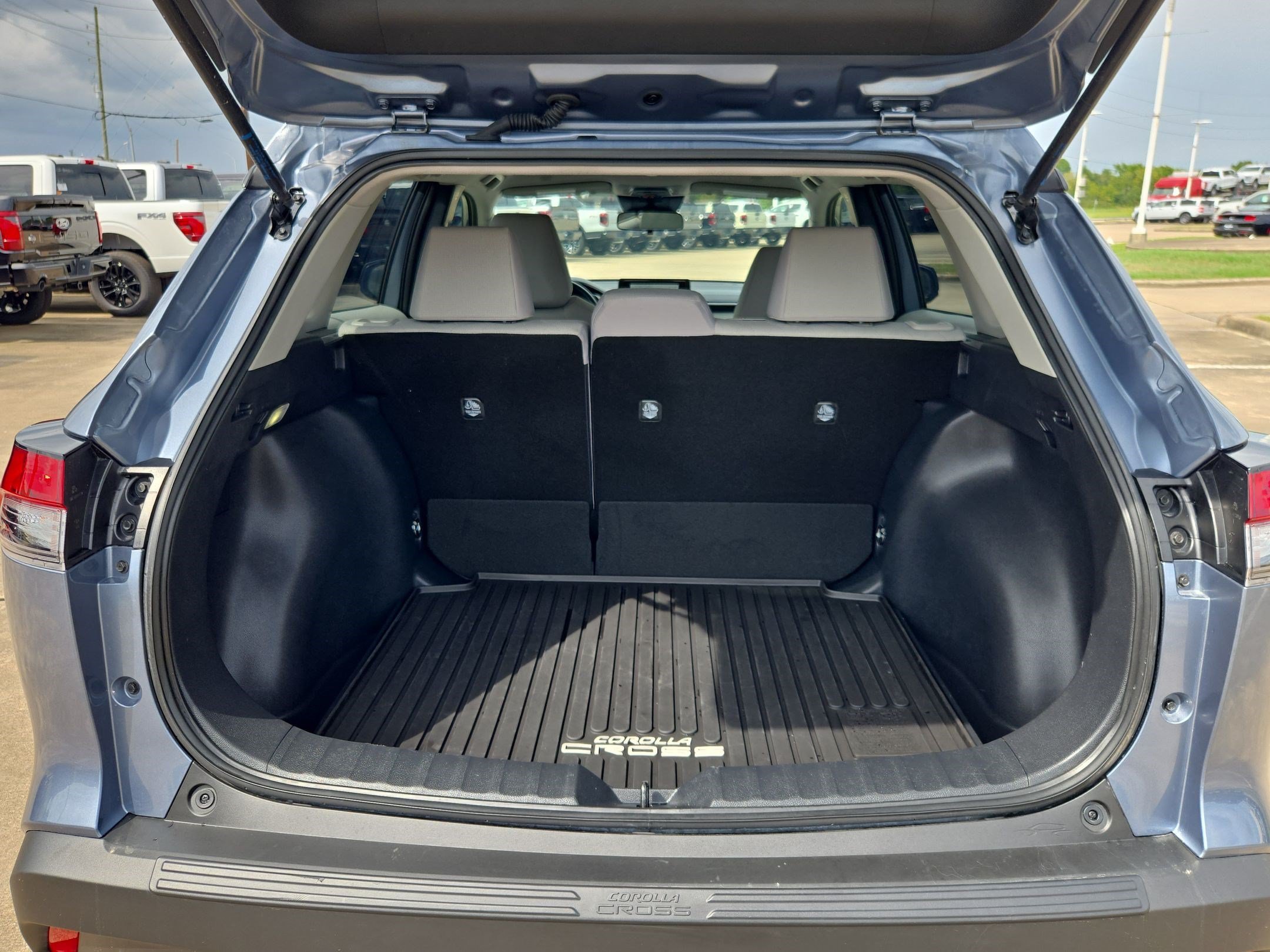 Used 2026 Blue Toyota L image 25