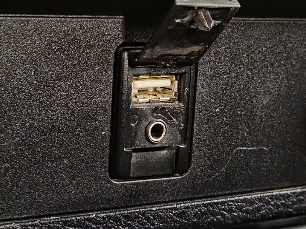 Used 2018 Gray Toyota SR image 33