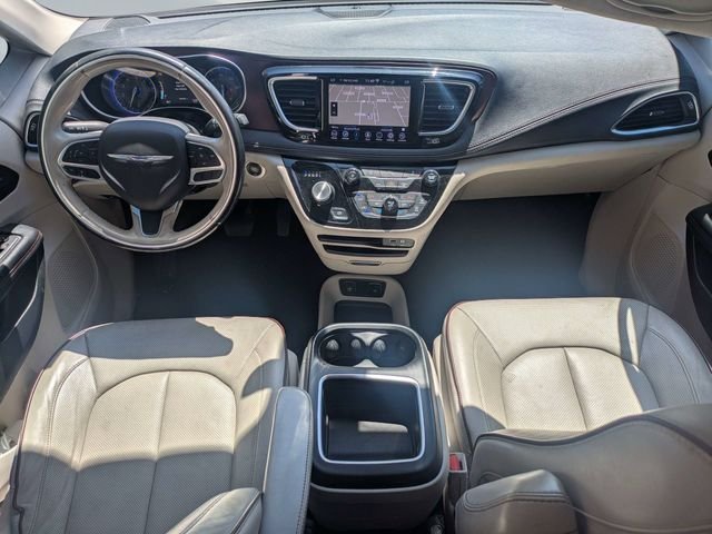 Used 2020 Silver Chrysler Limited image 16